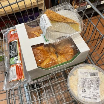 The Fresh Market - a shopping cart full of food - Grocery Near Me - Ft. Myers, Florida