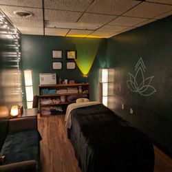 LadyOWellness - LadyOWellness treatment room