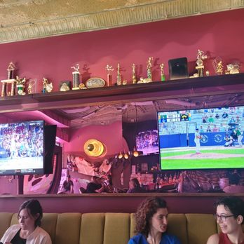 Babe's Sports Bar - Sports Bars Near Me - Chicago, Illinois