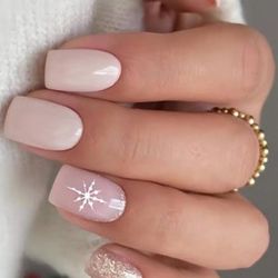 Gaia Nails - Organic Beauty - This was my reference photo