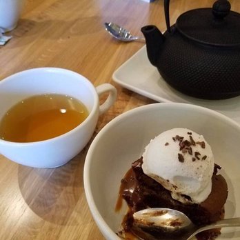 True Food Kitchen - Flourless Chocolate Cake with Peppermint tea - New American Near Me - Chicago, Illinois True Food Kitchen - Flourless Chocolate Cake with Peppermint tea - New American Near Me - Chicago, Illinois