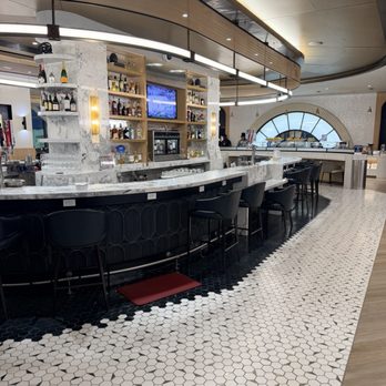 Delta Sky Club - Bar area - Airport Lounges Near Me - Jamaica, New York Delta Sky Club - Bar area - Airport Lounges Near Me - Jamaica, New York