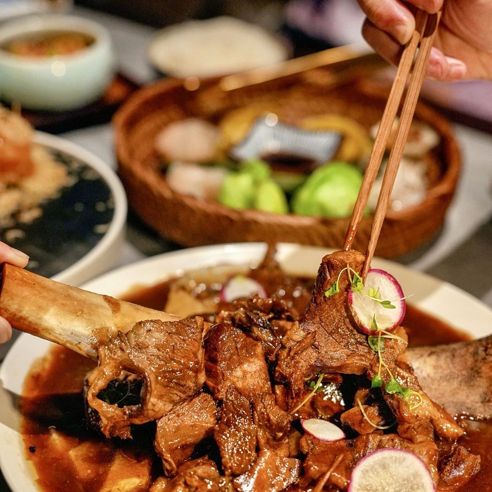 Chi Restaurant & Bar - Szechuan Near Me - New York, New York