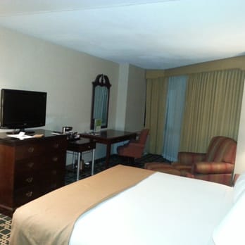 DoubleTree by Hilton Hotel Fort Lee - George Washington Bridge - Spacious room, King bed - Hotels Near Me - Fort Lee, New Jersey