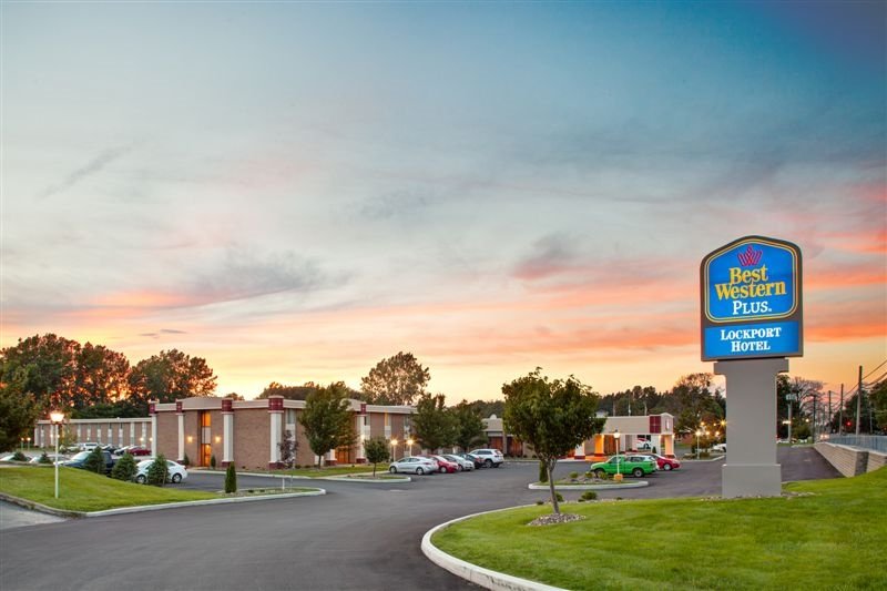 BEST WESTERN PLUS LOCKPORT HOTEL 59 Photos & 15 Reviews 515 S