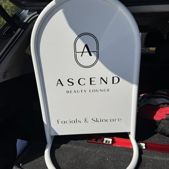 Sign-On - Sandwich board sign - Graphic Design Near Me - Newberg, Oregon Sign-On - Sandwich board sign - Graphic Design Near Me - Newberg, Oregon