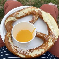 Edgefield Concerts On The Lawn - Pretzel twist with cheese