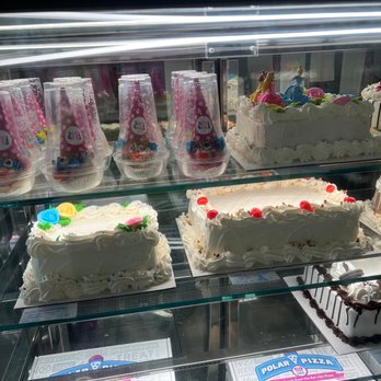 Baskin-Robbins - a variety of cakes on display - Ice Cream & Frozen Yogurt Near Me - Houston, Texas Baskin-Robbins - a variety of cakes on display - Ice Cream & Frozen Yogurt Near Me - Houston, Texas
