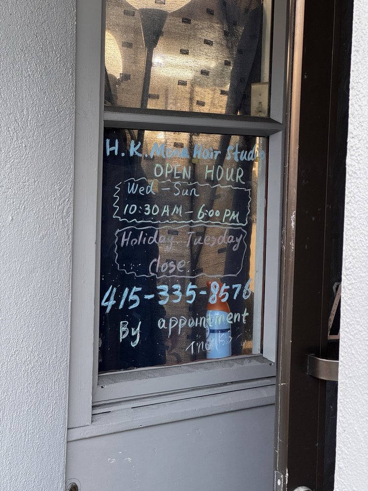 Hong Kong Mona Hair Studio Logo