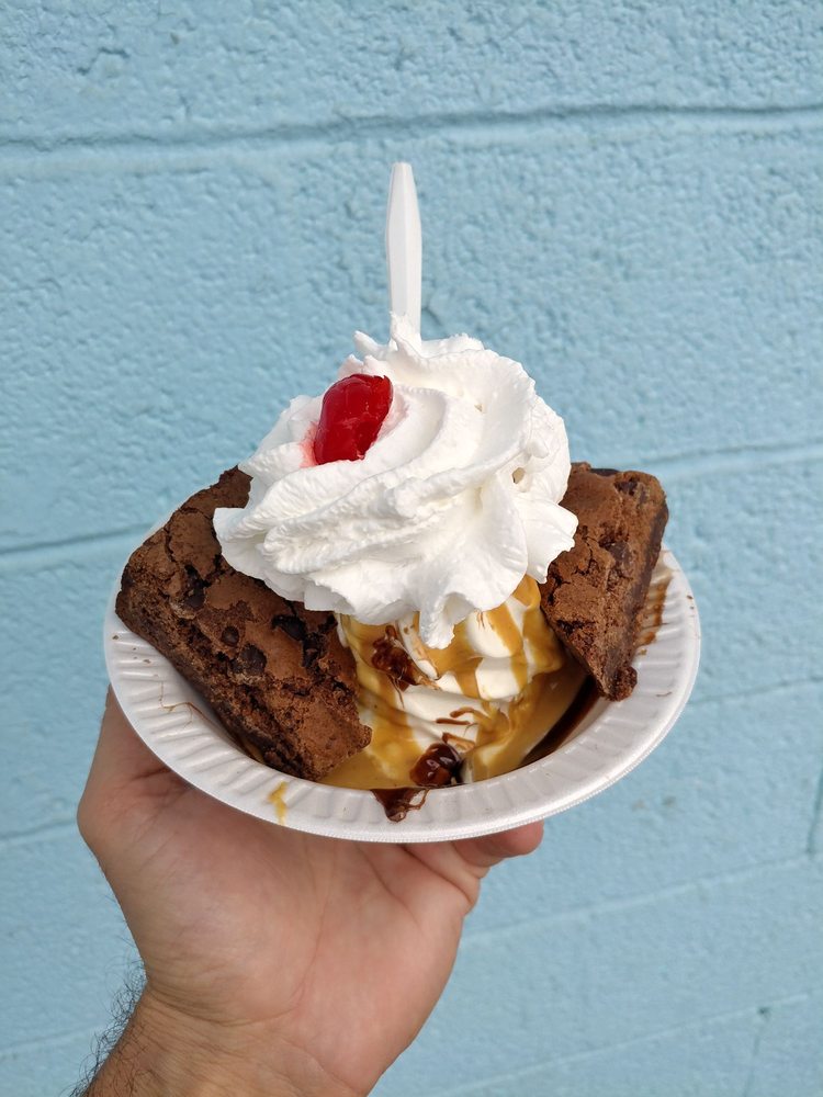 FRITZIE FREEZE Updated August 2024 12 Photos & 12 Reviews 5137 N Summit St, Toledo, Ohio