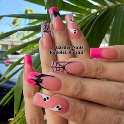 Garden Nails