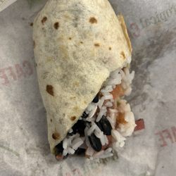Hummus veggie wrap