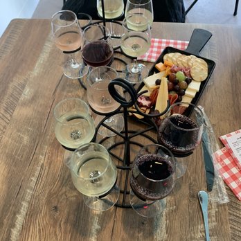Red Pine Winery - Wine Tasting Room Near Me - Cambridge, Minnesota