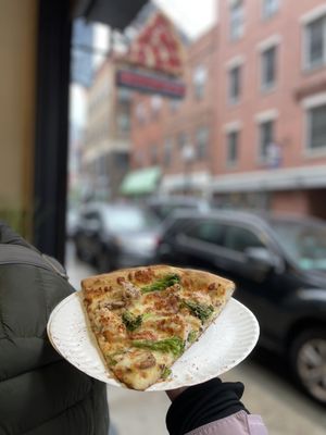 Ernesto's Pizza by null