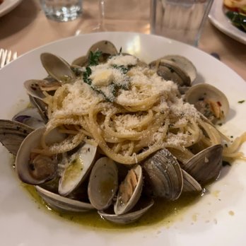 Fiorino - Spaghetti with white clam sauce - Italian Near Me - Philadelphia, Pennsylvania