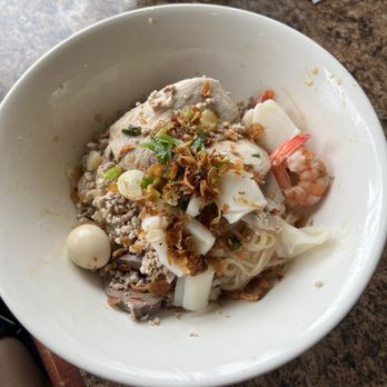 Hoang Lan - hu tieu nam vang kho // ig: @sandyeatslocal - Vietnamese Near Me - Seattle, Washington Hoang Lan - hu tieu nam vang kho // ig: @sandyeatslocal - Vietnamese Near Me - Seattle, Washington
