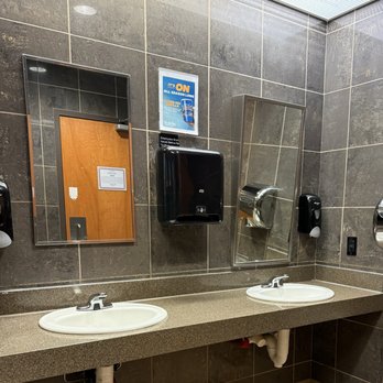 Mobil - Ladies room - Gas Stations Near Me - Saint Charles, Missouri Mobil - Ladies room - Gas Stations Near Me - Saint Charles, Missouri