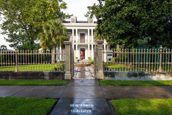 Derbès Mansion by null