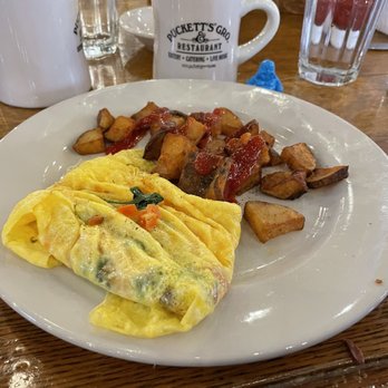 Puckett's Restaurant - Omelet - Barbeque Near Me - Franklin, Tennessee Puckett's Restaurant - Omelet - Barbeque Near Me - Franklin, Tennessee