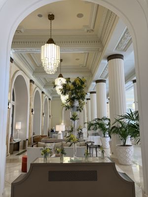 Carlton Cannes, a Regent Hotel by null
