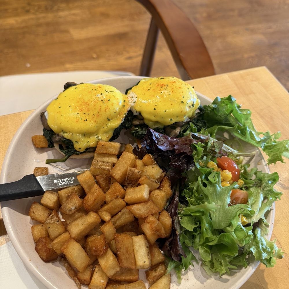 Popping Yolk Cafe - Florentine Benedict - Breakfast & Brunch Near Me - Pasadena, California Popping Yolk Cafe - Florentine Benedict - Breakfast & Brunch Near Me - Pasadena, California