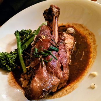 D'arcy McGee's Irish Pub - Lamb shank - Bars Near Me - Ottawa, Ontario