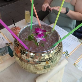 Chéri Rooftop - Lounges Near Me - Las Vegas, Nevada