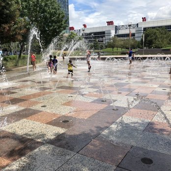 Discovery Green - One of the splash areas for the kiddos! - Parks Near Me - Houston, Texas