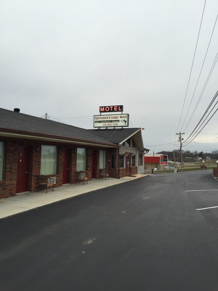 SPORTSMAN LODGE MOTEL Updated September 2024 1201 Livingston Hwy