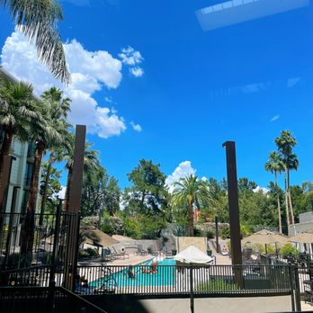 Embassy Suites by Hilton Phoenix Biltmore - Hotels Near Me - Phoenix, Arizona Embassy Suites by Hilton Phoenix Biltmore - Hotels Near Me - Phoenix, Arizona