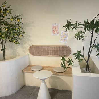 Tea Lab - Seating area - Bubble Tea Near Me - Plantation, Florida