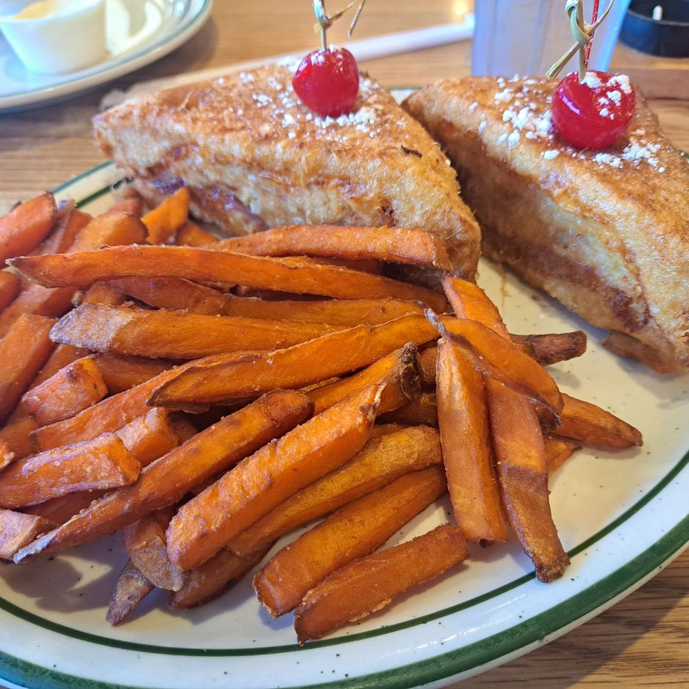 Penfold's Cafe & Bakery - My usual, Monte Cristo with sweet potato fries - Breakfast & Brunch Near Me - Temecula, California