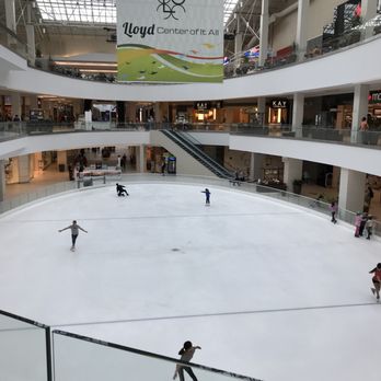 Lloyd Center - Ice skating rink in the middle of the mall - Shopping Centers Near Me - Portland, Oregon Lloyd Center - Ice skating rink in the middle of the mall - Shopping Centers Near Me - Portland, Oregon