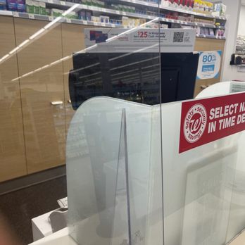 Walgreens - This is the pharmacy in the back again PLEASE AVOID CLAUDIO HE IS SO RUDE AND SO UNPROFESSIONAL - Drugstores Near Me - Miami, Florida