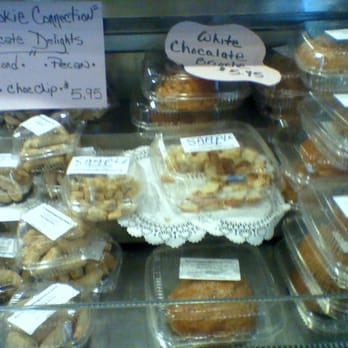 Biscotti's Café - Free samples of cakes and cookies (with pre packaged items) - Cafes Near Me - Fort Myers, Florida Biscotti's Café - Free samples of cakes and cookies (with pre packaged items) - Cafes Near Me - Fort Myers, Florida