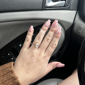 Top Nails - Gel x - Nail Salons Near Me - Apple Valley, California