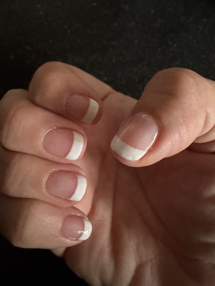 Brianna Nail Logo