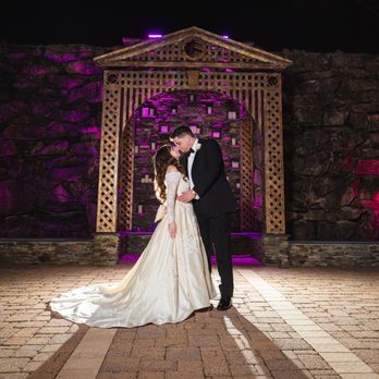 Cassarino Studios Photography and Videography - Bride and groom outside - Event Photography Near Me - Williston Park, New York