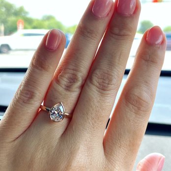 dimend SCAASI - 18k rose gold bezel  setting - Jewelry Near Me - Chicago, Illinois