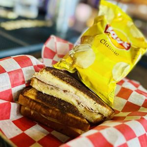 Jesse’s Xtreme Sports Bar & Package Store on Yelp