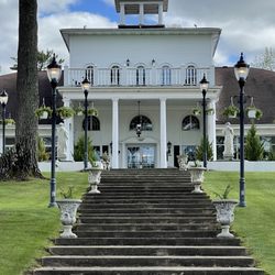 The Four Season's Diamond Room - Entry to the restaurant.