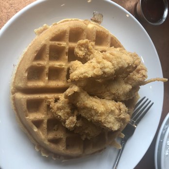 Another Broken Egg Cafe - Chicken and waffles bland - Breakfast & Brunch Near Me - Winter Park, Florida