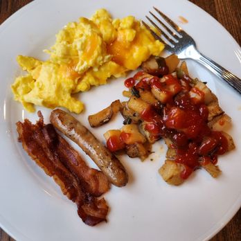 Homewood Suites by Hilton Baltimore - The breakfast - Hotels Near Me - Baltimore, Maryland