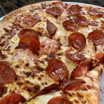 Hitchin Post Pizza - Classic Pepperoni - Pizza Near Me - Estacada, Oregon