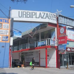 URBIPLAZA - Una plaza pequeña con pocos locales abiertos, pero resulta muy tranquila