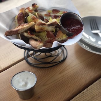 We're Pouring - Gastropubs Near Me - Glendale, California