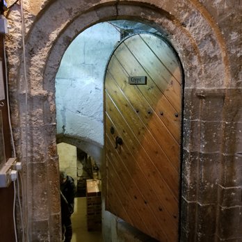 Winchester Cathedral - Churches Near Me - Winchester, HAM