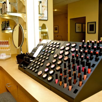 Kimi K Salon & Spa - Make-up area - Hair Salons Near Me - Rochester, Michigan Kimi K Salon & Spa - Make-up area - Hair Salons Near Me - Rochester, Michigan