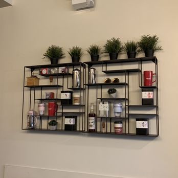 Cuatro Coffee - Decor - Coffee & Tea Near Me - Surrey, British Columbia