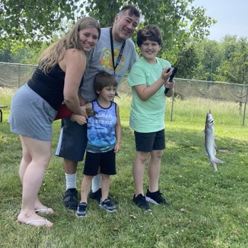 Fish A While Lake - Lakes Near Me - Griffith, Indiana
